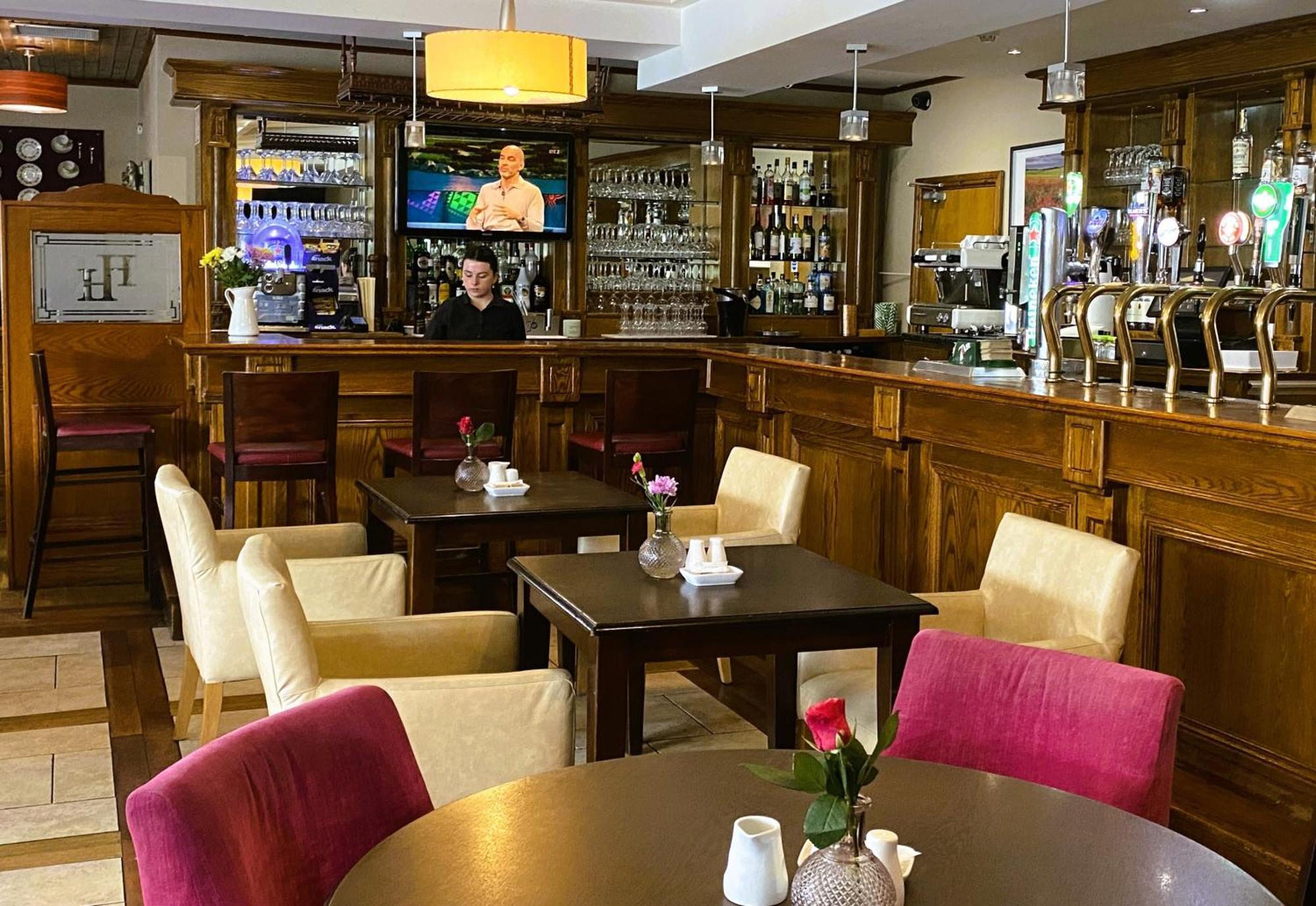 Hannon'S Hotel รอสส์คอมมัน ภายนอก รูปภาพ